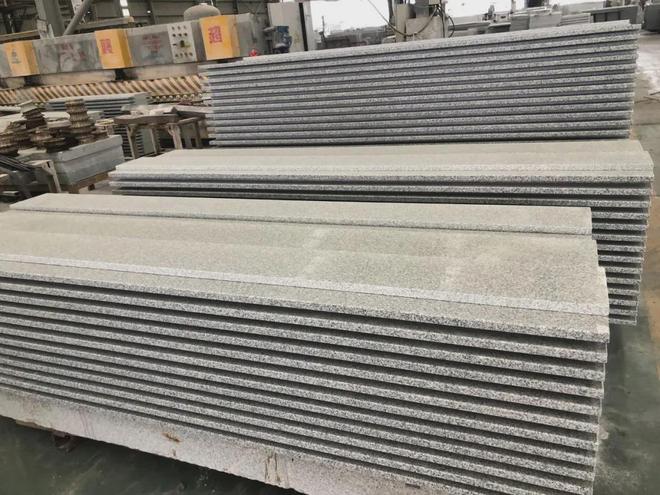 芝麻白花崗巖板材 產地、加工工藝與市場價格解析